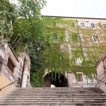 Apartment Monti Stunning With Terrace Rome