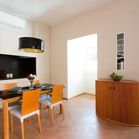 Apartament Monti Stunning With Terrace Rzym